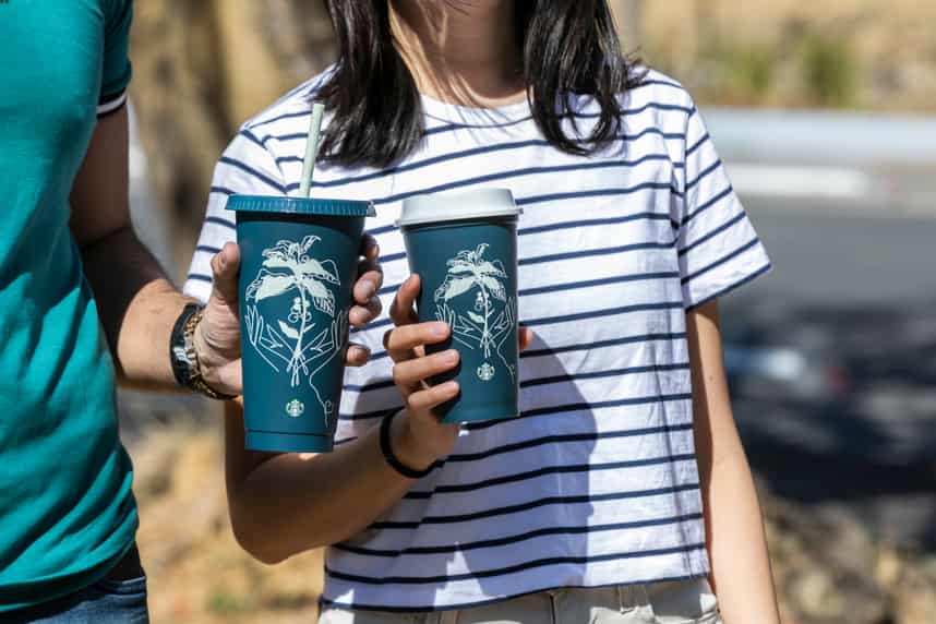 Starbucks México celebra el Día de la Tierra con vasos reutilizables elaborados con un 50% de materiales reciclados